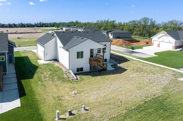 1230 W Ravendale Ln, Goddard, KS 67052
