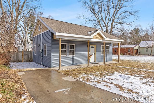 516 W Montcalm Street, Greenville, MI 48838