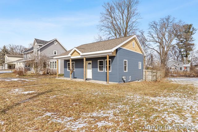 516 W Montcalm Street, Greenville, MI 48838