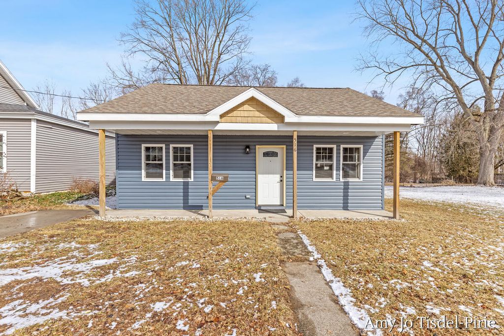 516 W Montcalm Street, Greenville, MI 48838