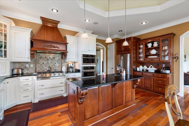 110 Loch Lomond Drive, Georgetown, KY 40324