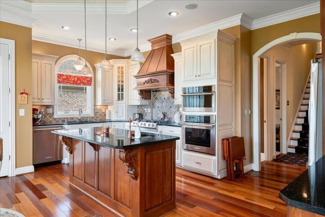 110 Loch Lomond Drive, Georgetown, KY 40324