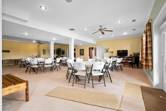 110 Loch Lomond Drive, Georgetown, KY 40324