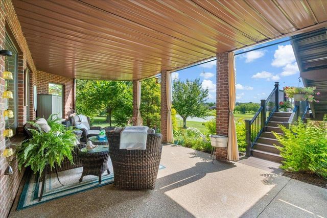 110 Loch Lomond Drive, Georgetown, KY 40324