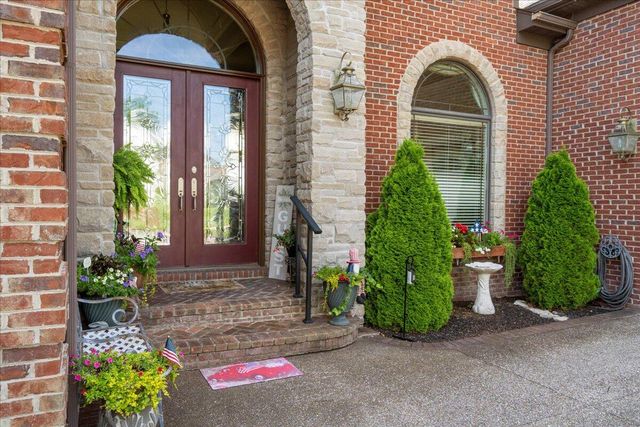 110 Loch Lomond Drive, Georgetown, KY 40324