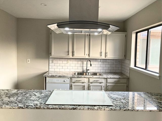 5656 Pearce Street, The Colony, TX 75056