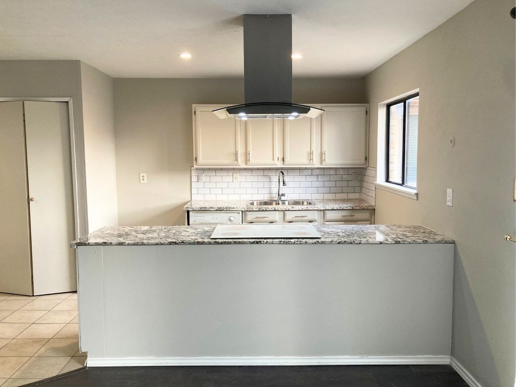 5656 Pearce Street, The Colony, TX 75056