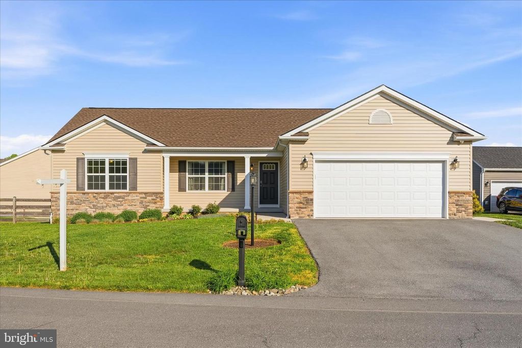 341 DAYSPRING LN, Hagerstown, MD 21742