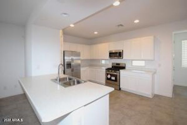 6336 W Warner Street, Phoenix, AZ 85043