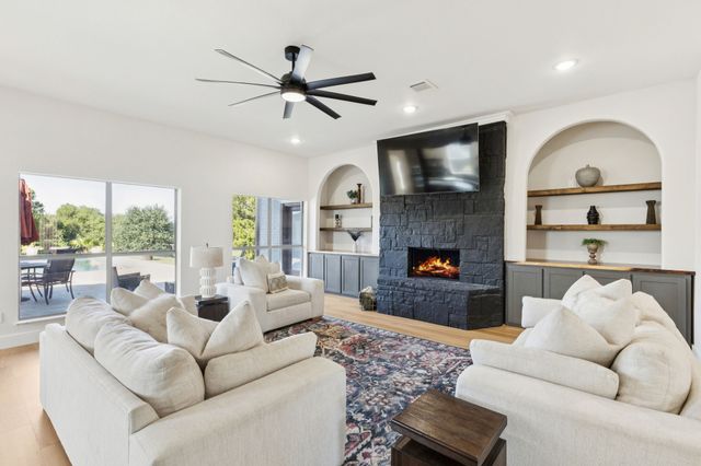 200 W Bozeman Lane, Fort Worth, TX 76108