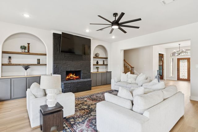 200 W Bozeman Lane, Fort Worth, TX 76108