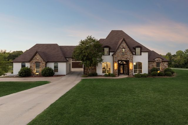 200 W Bozeman Lane, Fort Worth, TX 76108