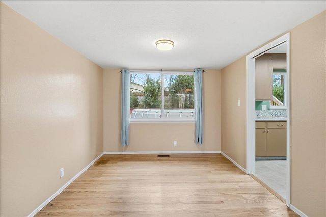 5122 Diablo Dr, Sacramento, CA 95842