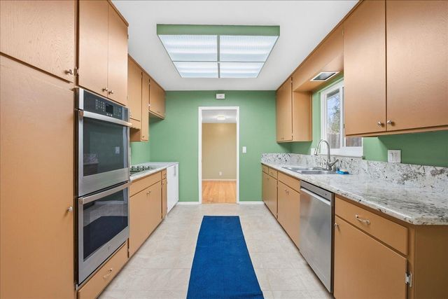 5122 Diablo Dr, Sacramento, CA 95842