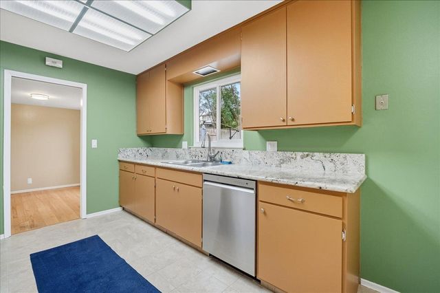 5122 Diablo Dr, Sacramento, CA 95842