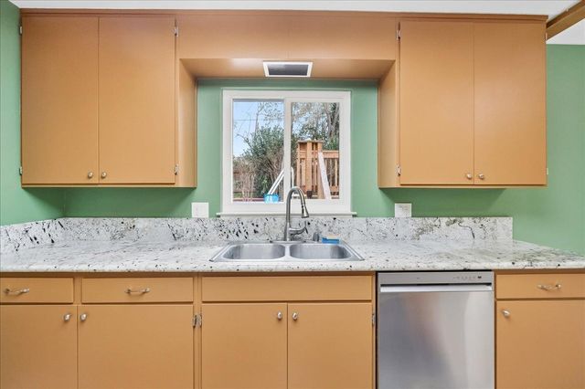 5122 Diablo Dr, Sacramento, CA 95842