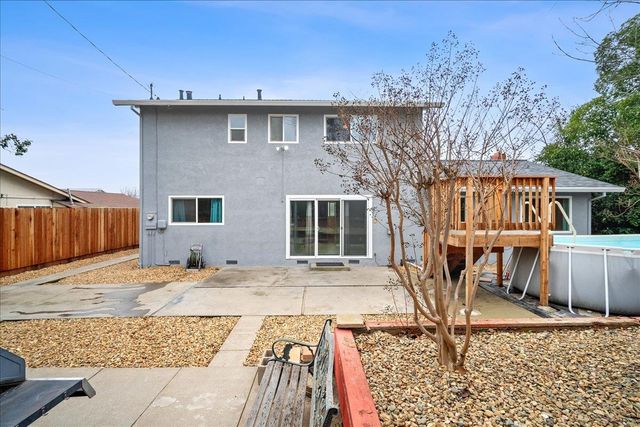 5122 Diablo Dr, Sacramento, CA 95842