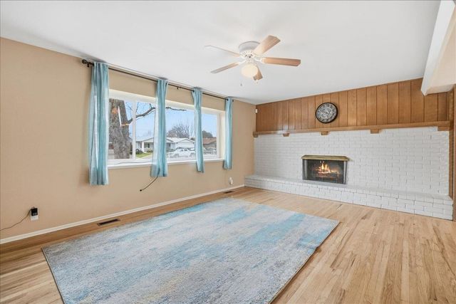 5122 Diablo Dr, Sacramento, CA 95842