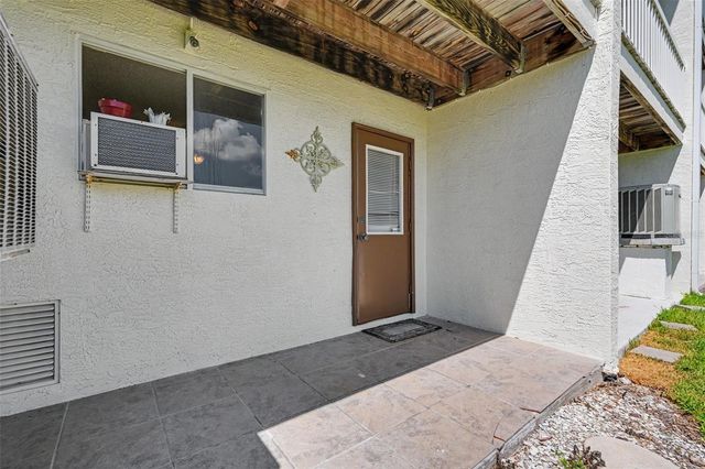 269 MADEIRA CIRCLE, St Petersburg, FL 33715