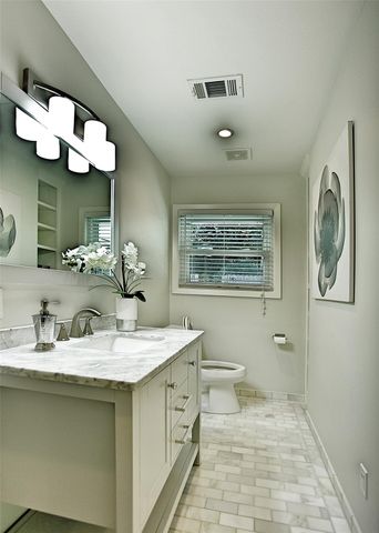 6123 Reamer Street, Houston, TX 77074