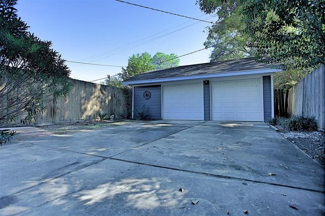 6123 Reamer Street, Houston, TX 77074