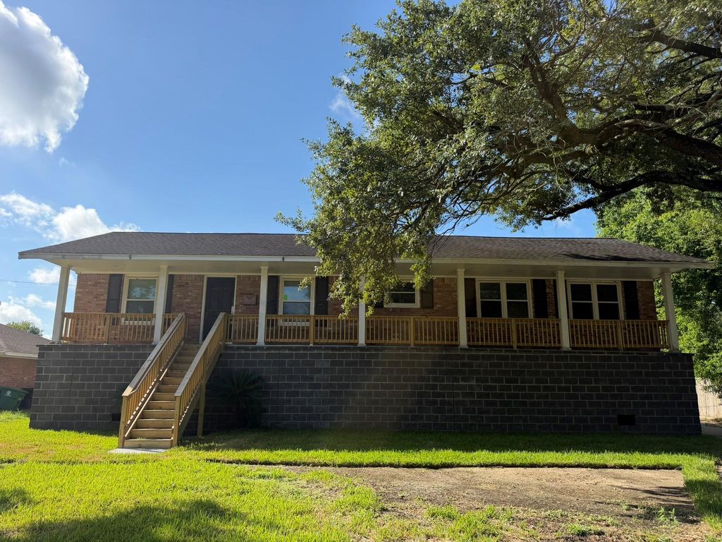 6123 Reamer Street, Houston, TX 77074