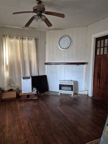 206 6th Street SE, Paris, TX 75460