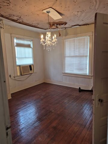 206 6th Street SE, Paris, TX 75460