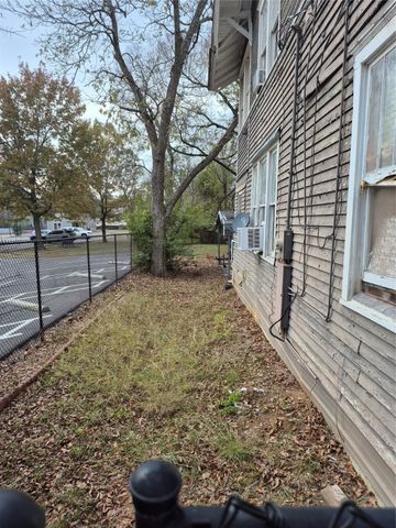 206 6th Street SE, Paris, TX 75460