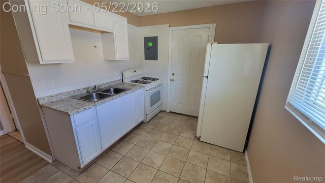 23153 STEWART Avenue, Warren, MI 48089