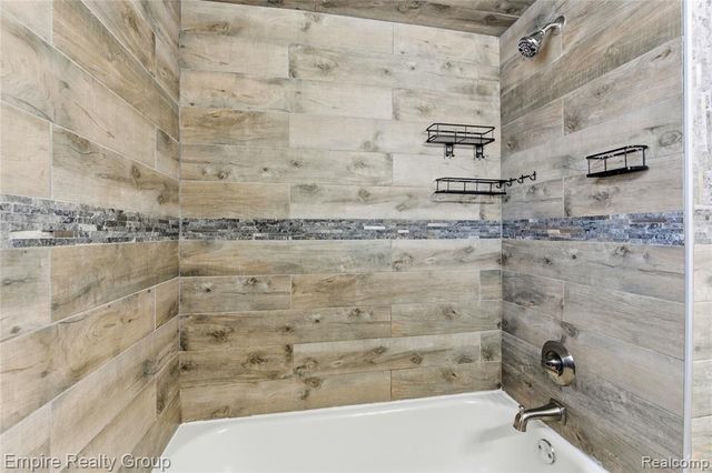 6545 Robindale Avenue, Dearborn Heights, MI 48127