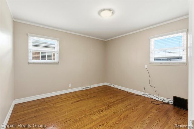 6545 Robindale Avenue, Dearborn Heights, MI 48127