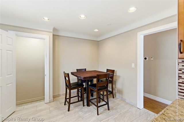 6545 Robindale Avenue, Dearborn Heights, MI 48127