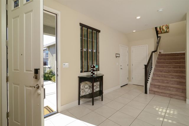 9523 Sauterne Way, Elk Grove, CA 95624