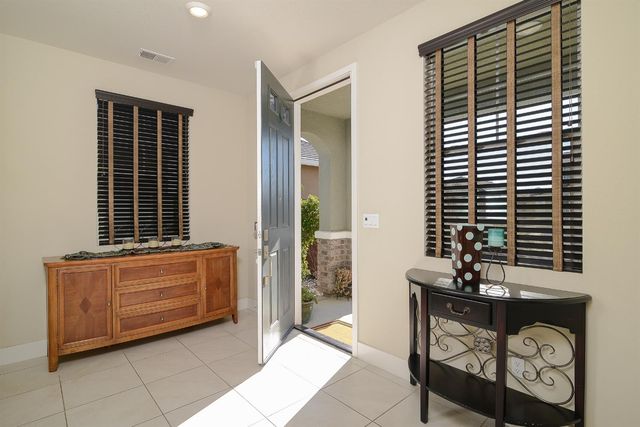 9523 Sauterne Way, Elk Grove, CA 95624