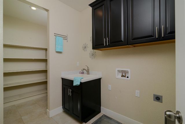 9523 Sauterne Way, Elk Grove, CA 95624