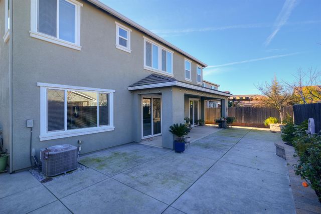 9523 Sauterne Way, Elk Grove, CA 95624