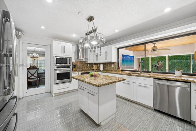 590 NW 132nd Avenue, Miami, FL 33182