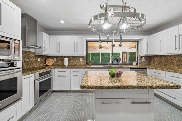590 NW 132nd Avenue, Miami, FL 33182