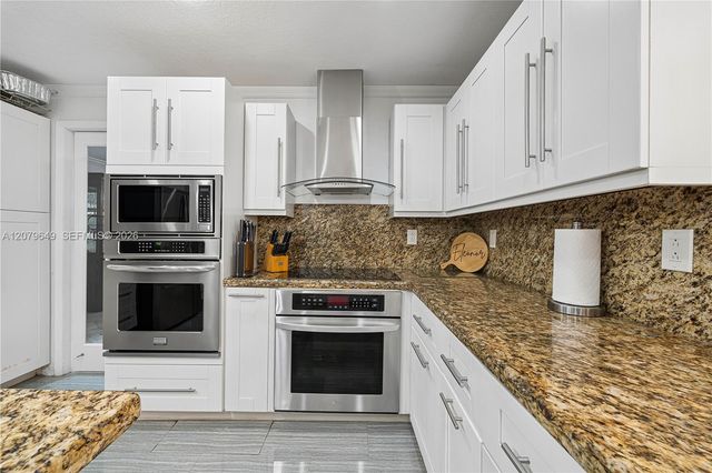590 NW 132nd Avenue, Miami, FL 33182