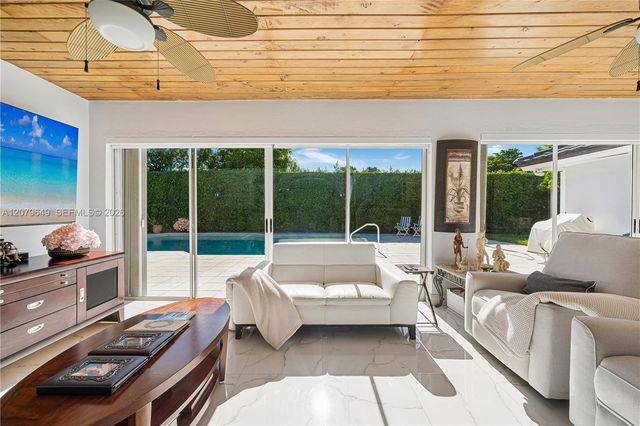 590 NW 132nd Avenue, Miami, FL 33182
