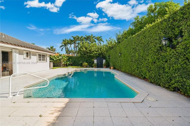 590 NW 132nd Avenue, Miami, FL 33182