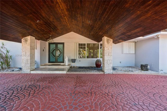 590 NW 132nd Avenue, Miami, FL 33182