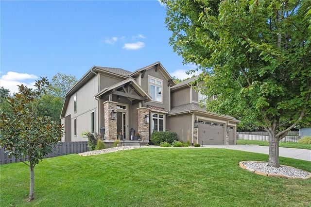 1301 NE TIMBERLINE Court, Lee's Summit, MO 64064