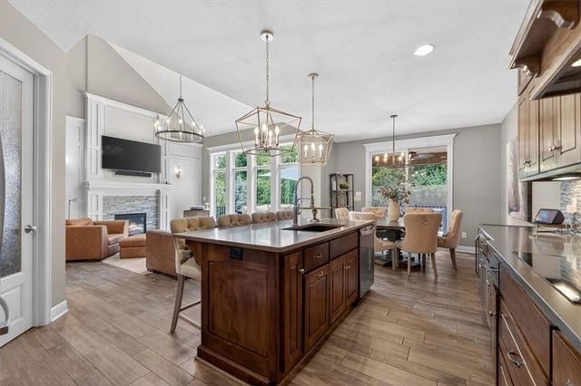 1301 NE TIMBERLINE Court, Lee's Summit, MO 64064
