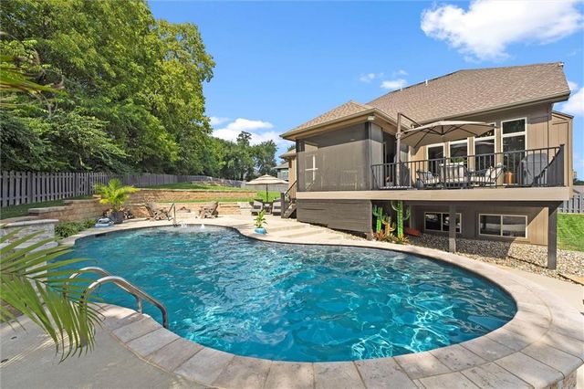 1301 NE TIMBERLINE Court, Lee's Summit, MO 64064