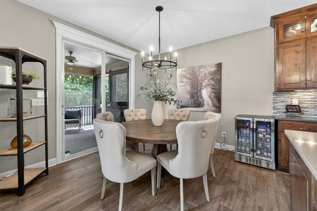 1301 NE TIMBERLINE Court, Lee's Summit, MO 64064