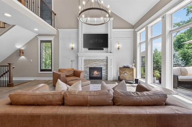 1301 NE TIMBERLINE Court, Lee's Summit, MO 64064