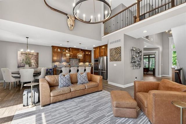 1301 NE TIMBERLINE Court, Lee's Summit, MO 64064