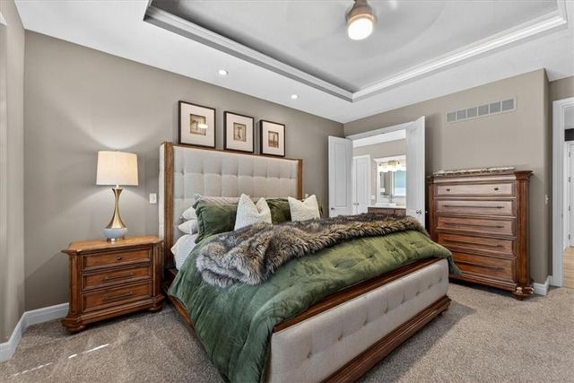 1301 NE TIMBERLINE Court, Lee's Summit, MO 64064